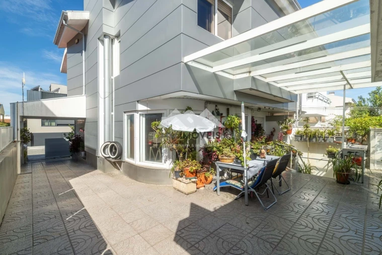 Moradia T4 para Venda em Cidade da Maia Foto 3