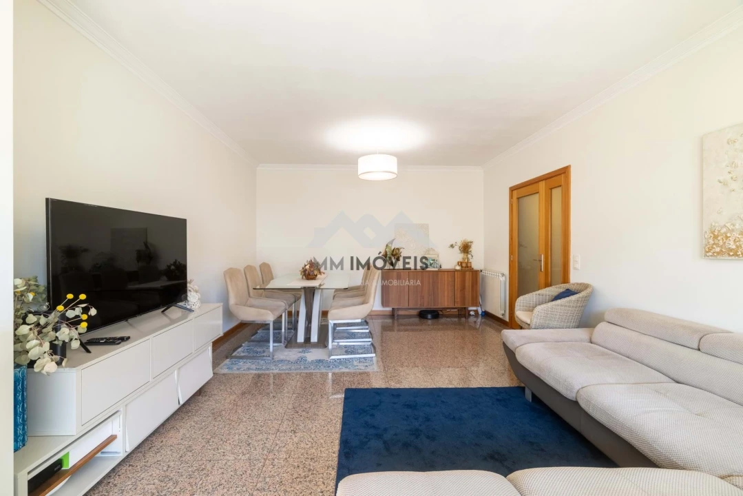 Apartamento T2 para Venda em Nogueira e Silva Escura Foto 8