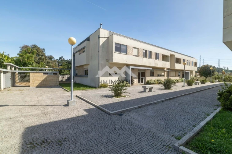 Apartamento T2 para Venda em Nogueira e Silva Escura Foto 49