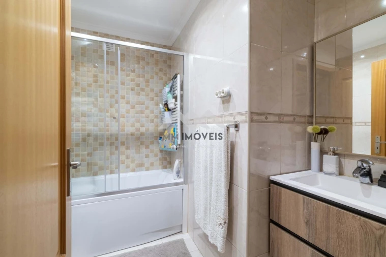 Apartamento T2 para Venda em Nogueira e Silva Escura Foto 6