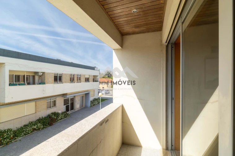 Apartamento T2 para Venda em Nogueira e Silva Escura Foto 41