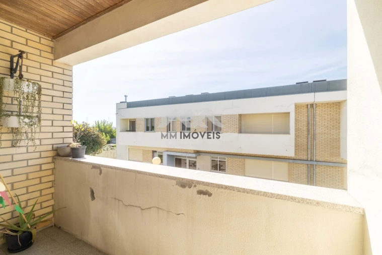 Apartamento T2 para Venda em Nogueira e Silva Escura Foto 4