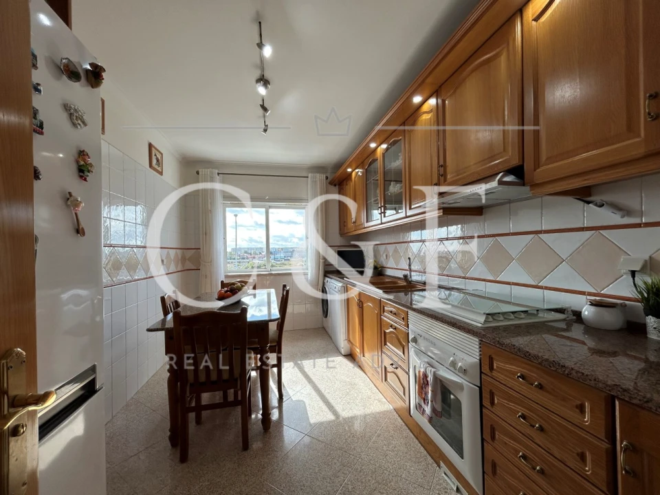 Apartamento T3 para Venda em Sacavém e Prior Velho Foto 6