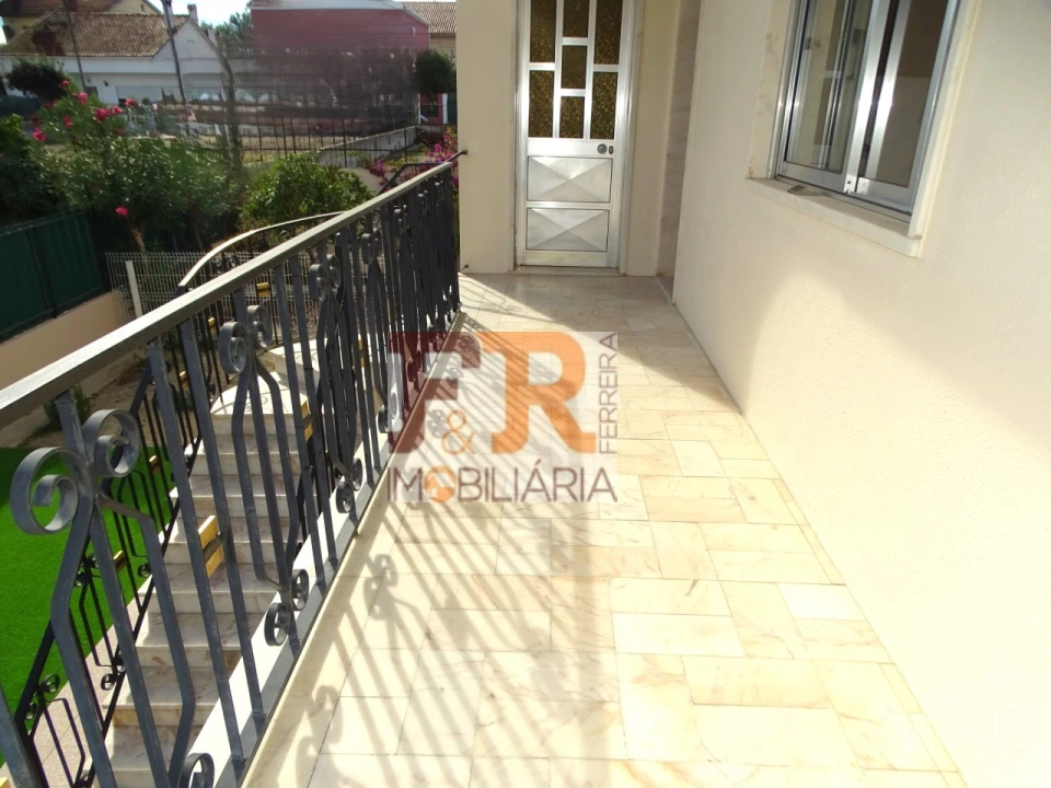 Moradia T2 para Venda em Quinta do Conde Foto 27