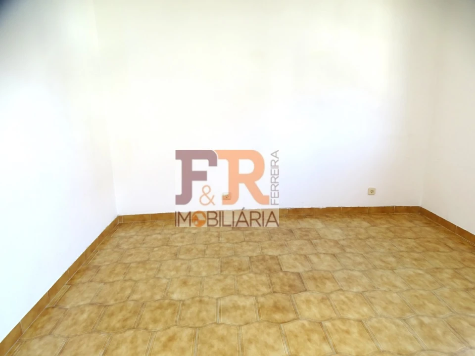 Moradia T2 para Venda em Quinta do Conde Foto 34