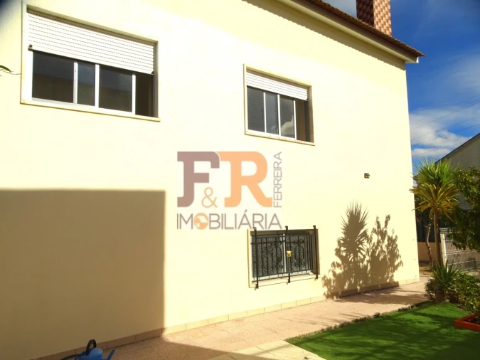 Moradia T2 para Venda em Quinta do Conde Foto 13