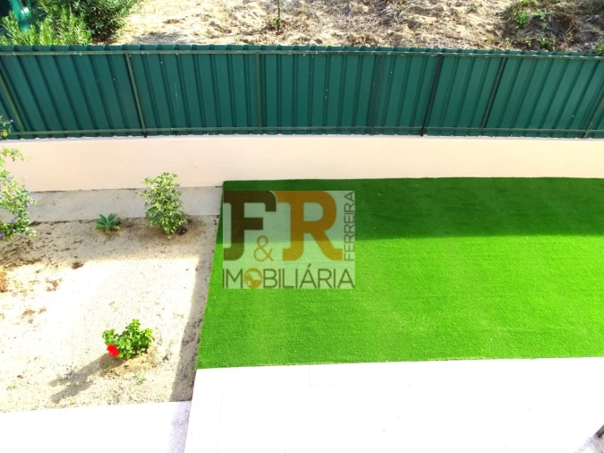 Moradia T2 para Venda em Quinta do Conde Foto 26