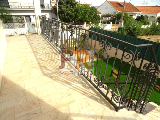 Moradia T2 para Venda em Quinta do Conde Foto 28