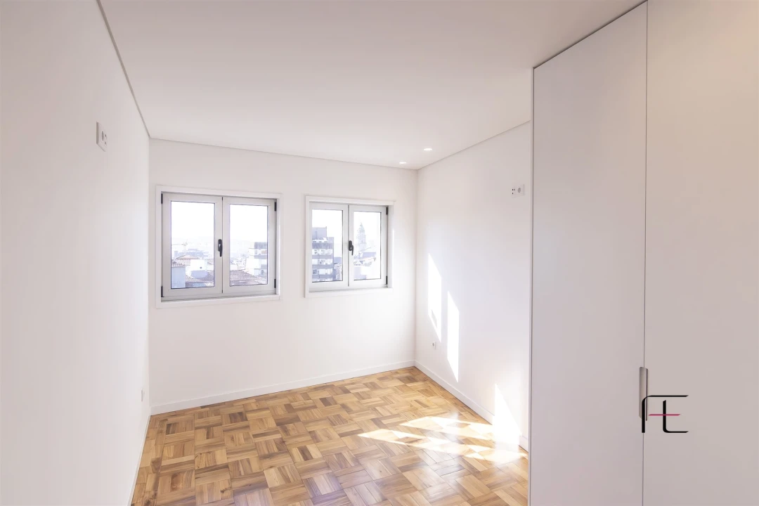 Apartamento T4 para Venda em Cedofeita, Santo Ildefonso, Sé, Miragaia, São Nicolau e Vitória Foto 17