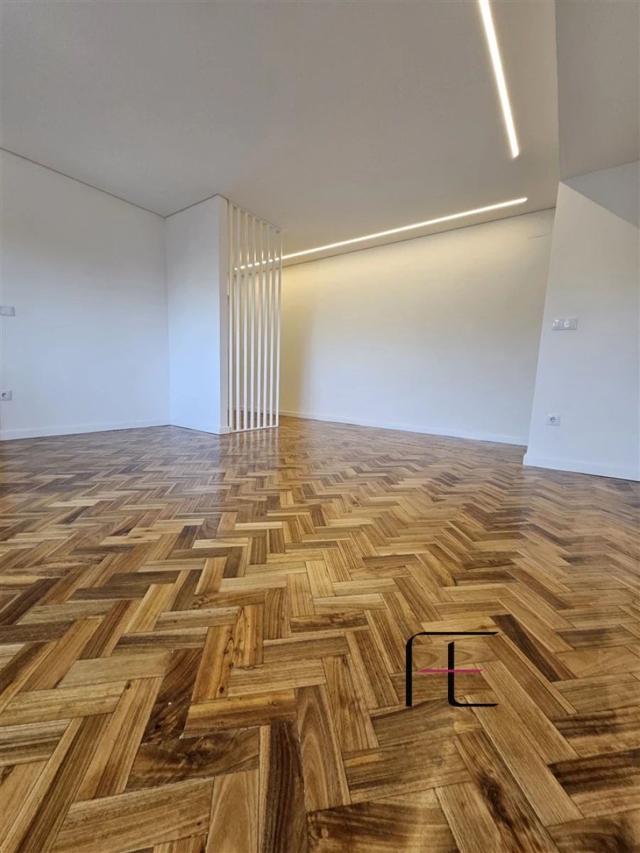 Apartamento T4 para Venda em Cedofeita, Santo Ildefonso, Sé, Miragaia, São Nicolau e Vitória Foto 6