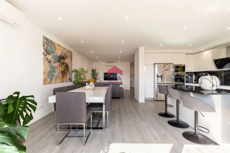 Moradia T0 para Venda em Quelfes Foto 16