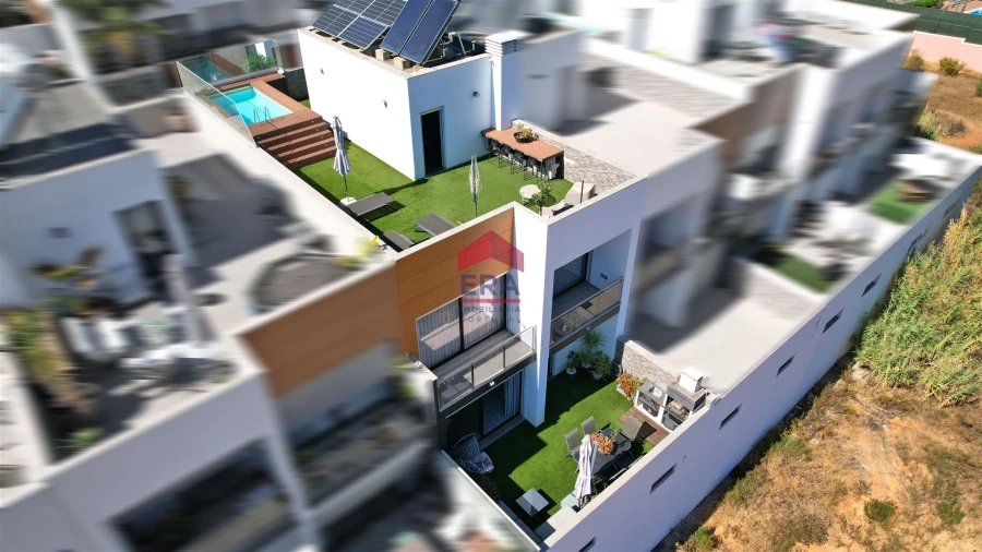 Moradia T0 para Venda em Quelfes Foto 6