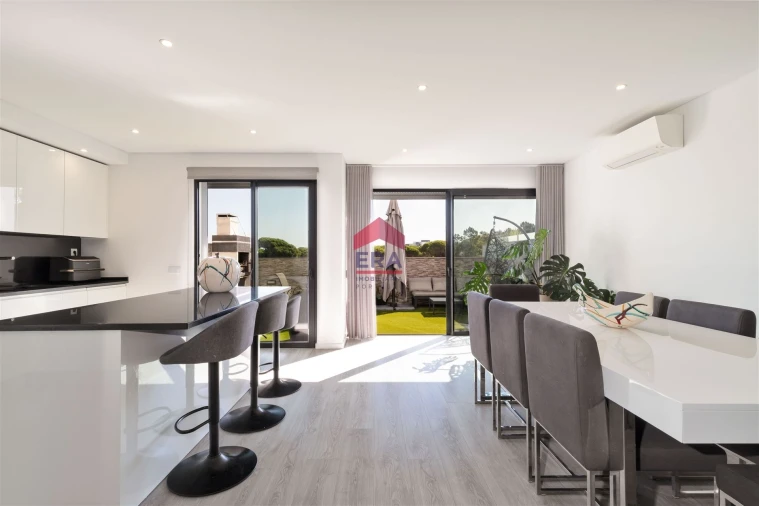 Moradia T0 para Venda em Quelfes Foto 13