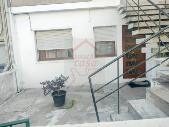 Apartamento T1 para Venda em Oliveira do Douro Foto 1