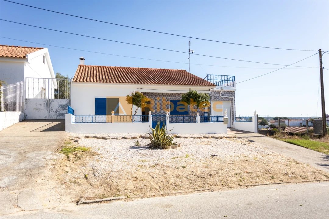 Moradia T3 para Venda em Couço Foto 1