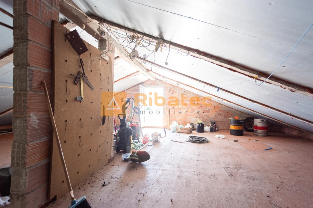 Moradia T3 para Venda em Couço Foto 32