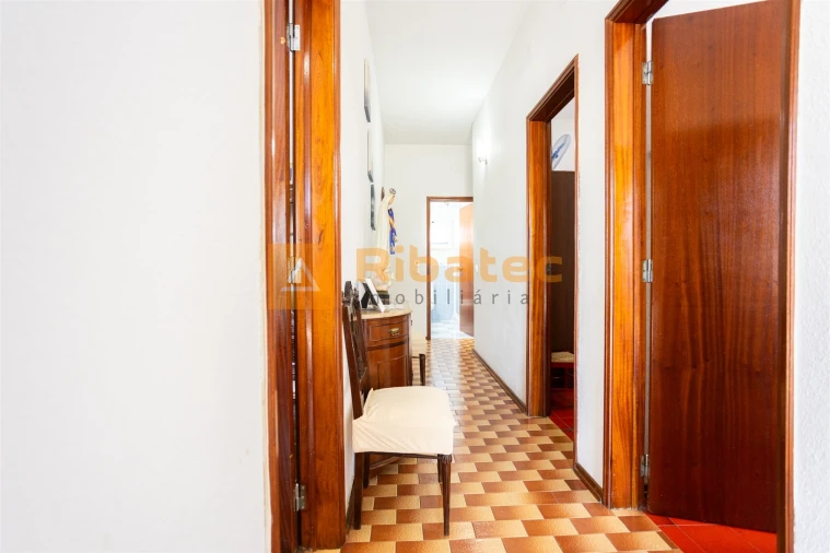 Moradia T3 para Venda em Couço Foto 8