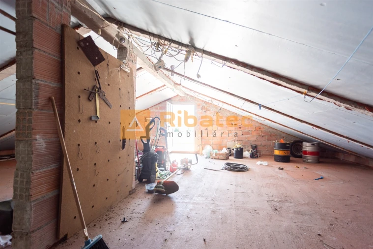 Moradia T3 para Venda em Couço Foto 32