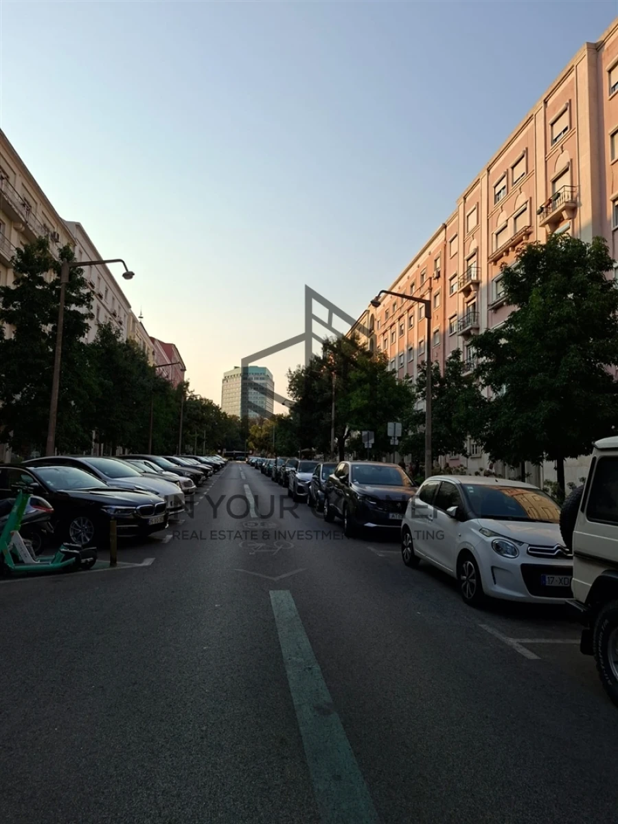 Apartamento T4 para Venda em Areeiro Foto 2