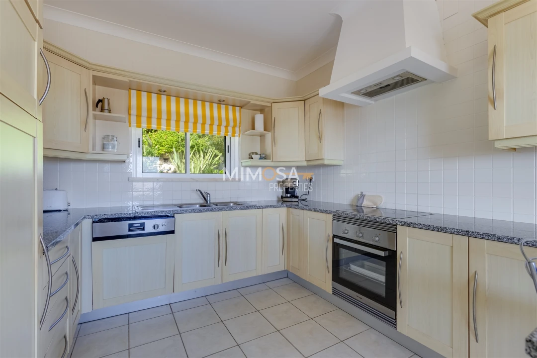 Moradia T3 para Arrendamento em Budens Foto 7