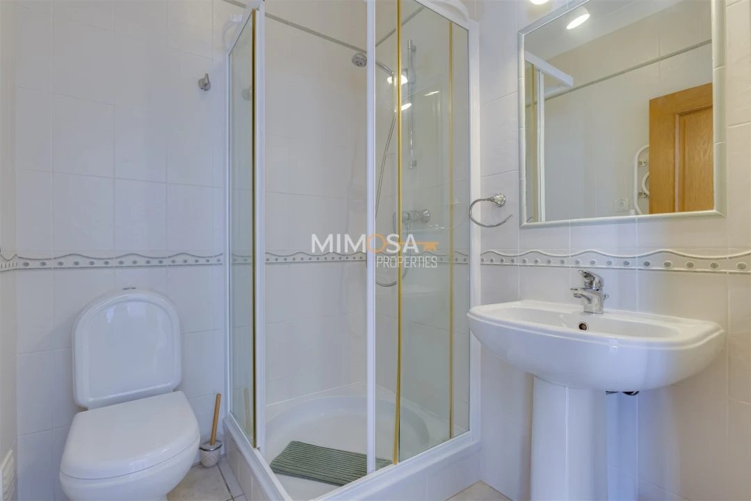 Moradia T3 para Arrendamento em Budens Foto 18