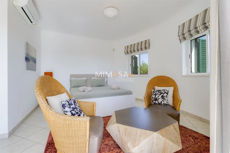 Moradia T3 para Arrendamento em Budens Foto 13