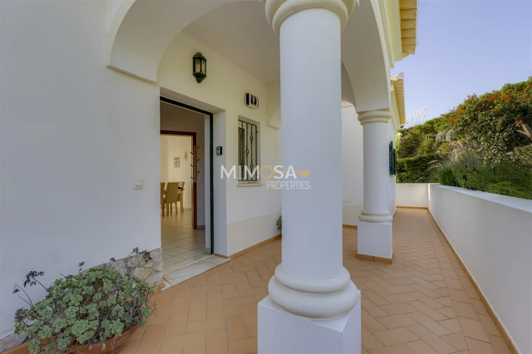 Moradia T3 para Arrendamento em Budens Foto 32