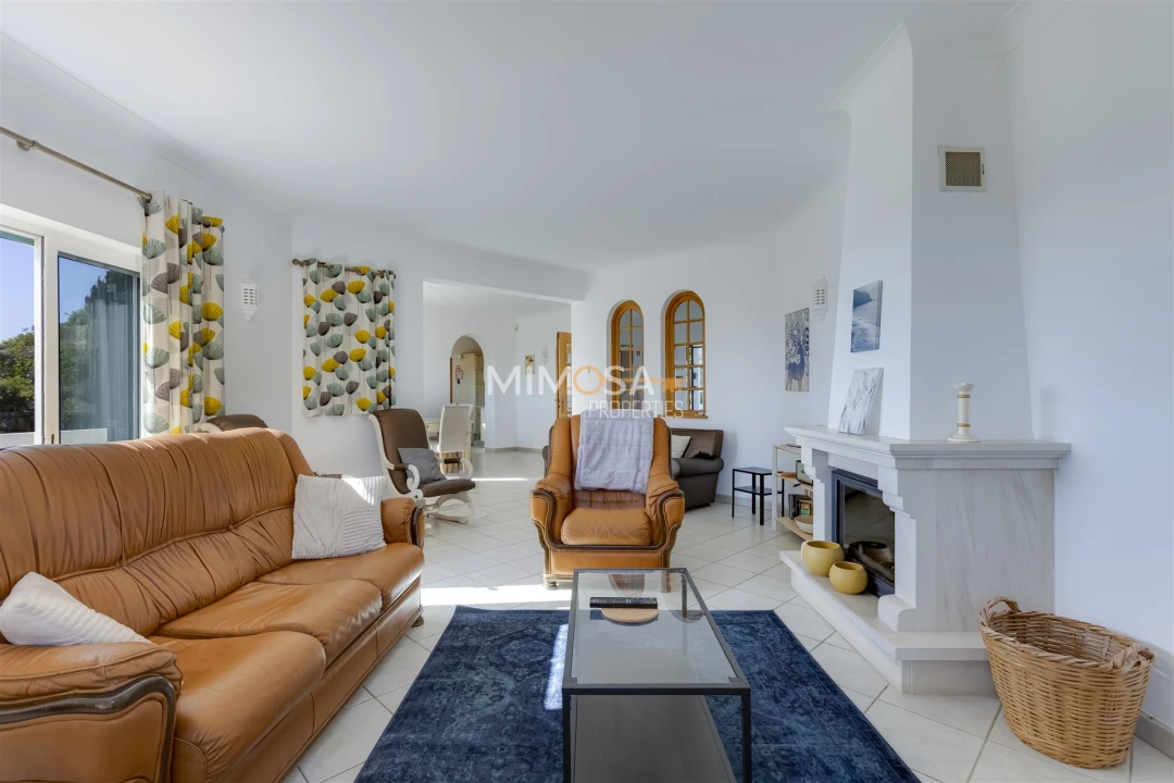 Moradia T3 para Arrendamento em Budens Foto 3