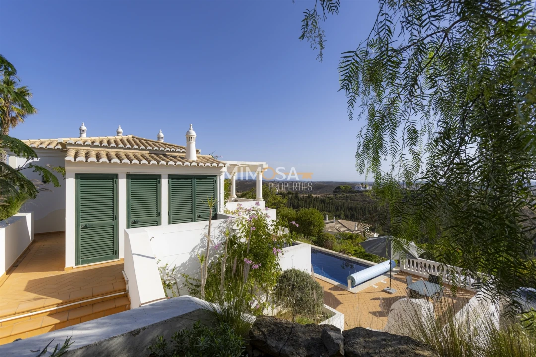 Moradia T3 para Arrendamento em Budens Foto 28