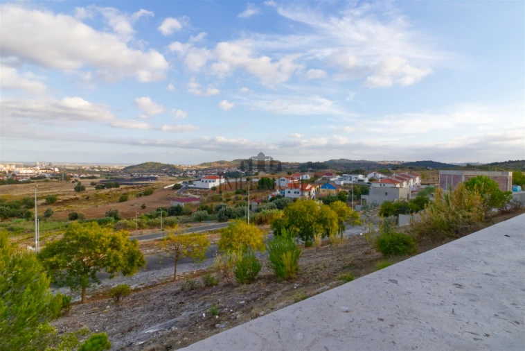 Moradia T3 para Venda em Alenquer (Santo Estêvão e Triana) Foto 6