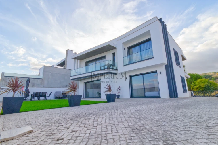 Moradia T3 para Venda em Alenquer (Santo Estêvão e Triana) Foto 7