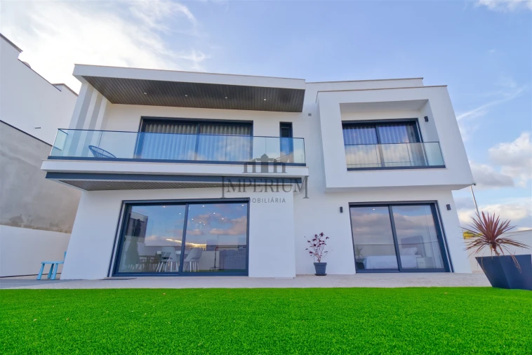 Moradia T3 para Venda em Alenquer (Santo Estêvão e Triana) Foto 8