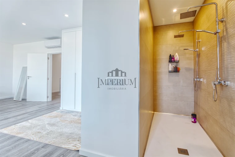 Moradia T3 para Venda em Alenquer (Santo Estêvão e Triana) Foto 32