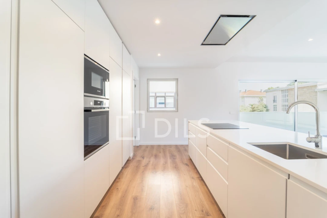 Apartamento T4 para Venda em Ramalde Foto 27