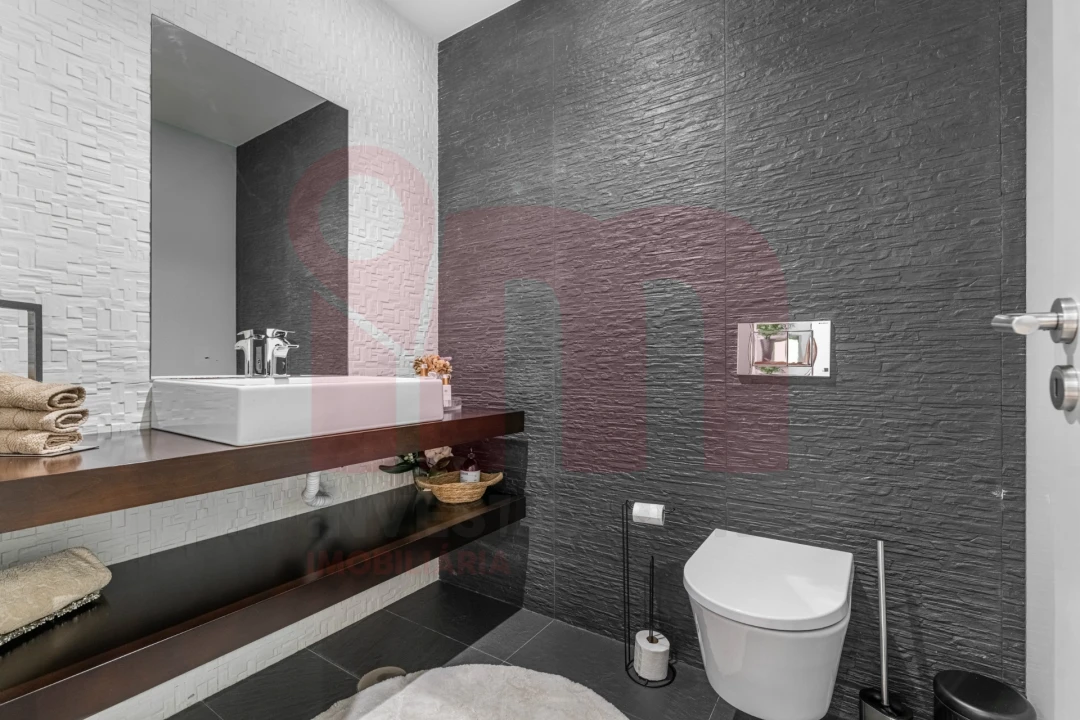 Moradia T3 para Venda em Nespereira Foto 11