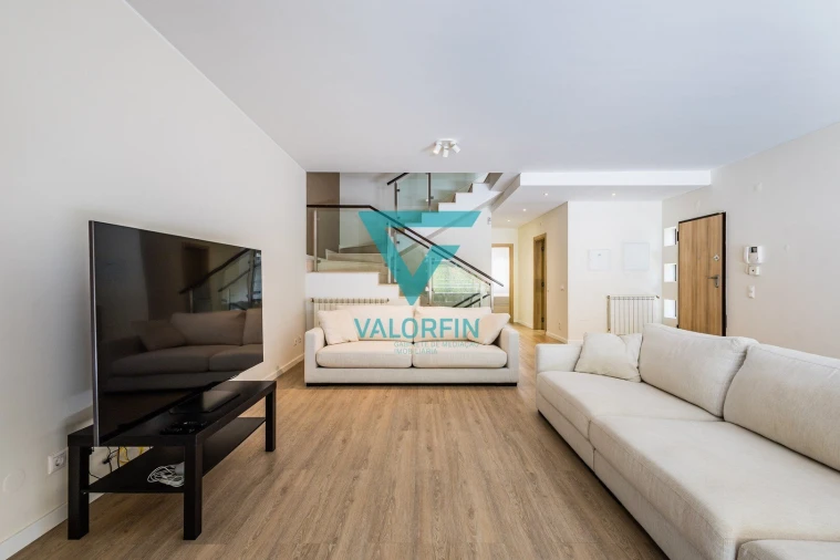 Moradia T4 para Venda em Boliqueime Foto 3