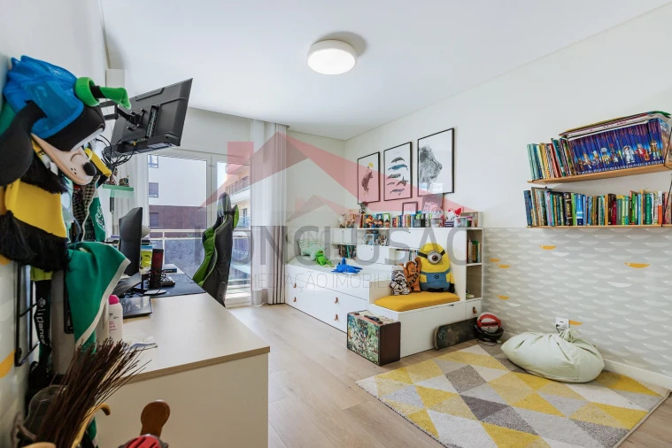 Apartamento T3 para Venda em Sacavém e Prior Velho Foto 13