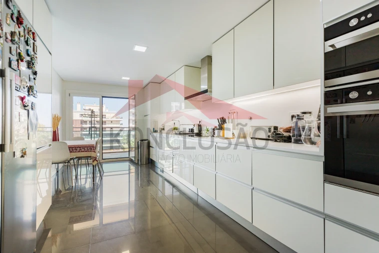 Apartamento T3 para Venda em Sacavém e Prior Velho Foto 2