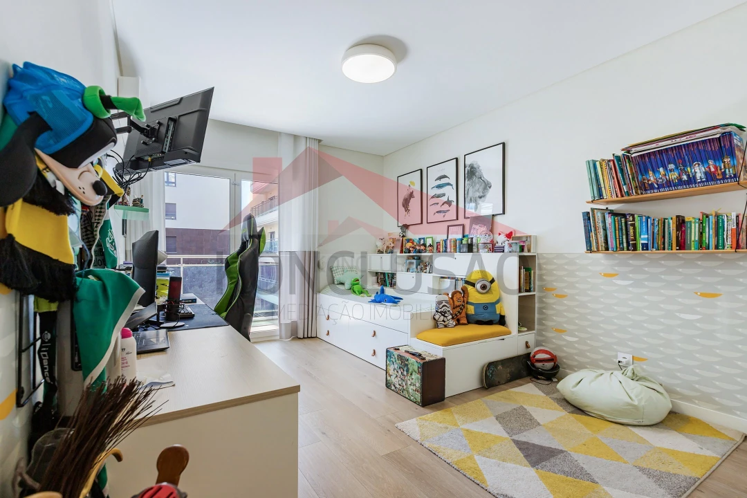 Apartamento T3 para Venda em Sacavém e Prior Velho Foto 13