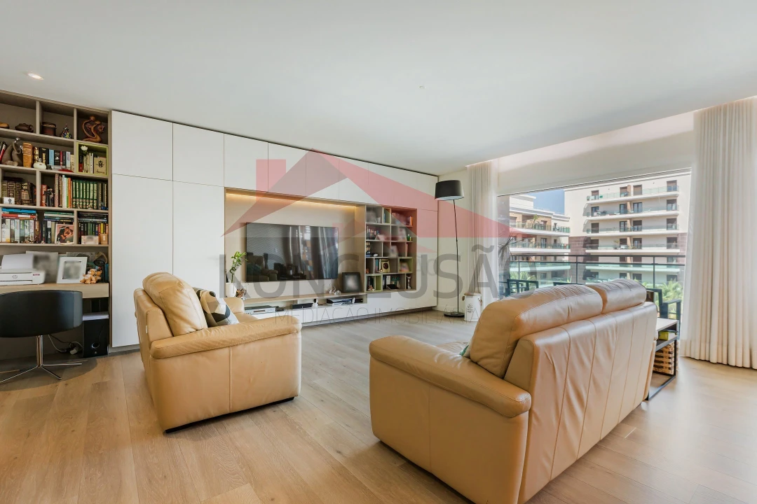 Apartamento T3 para Venda em Sacavém e Prior Velho Foto 8