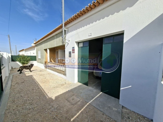 Moradia T2 para Venda em Glória do Ribatejo e Granho Foto 2