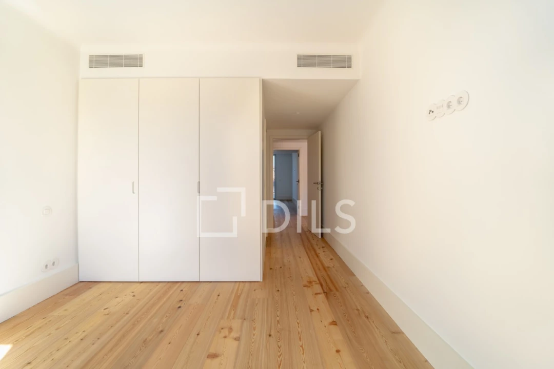 Apartamento T3 para Venda em Cedofeita, Santo Ildefonso, Sé, Miragaia, São Nicolau e Vitória Foto 8