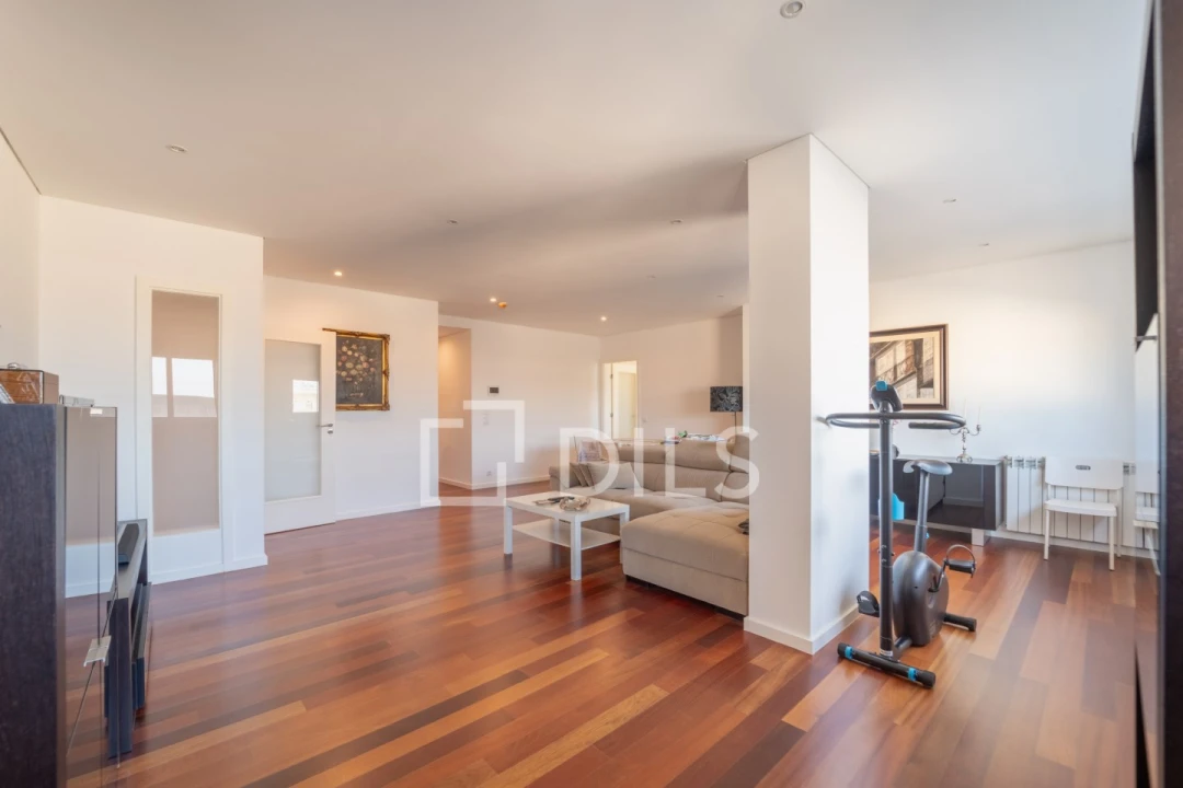 Apartamento T3 para Venda em Ramalde Foto 2