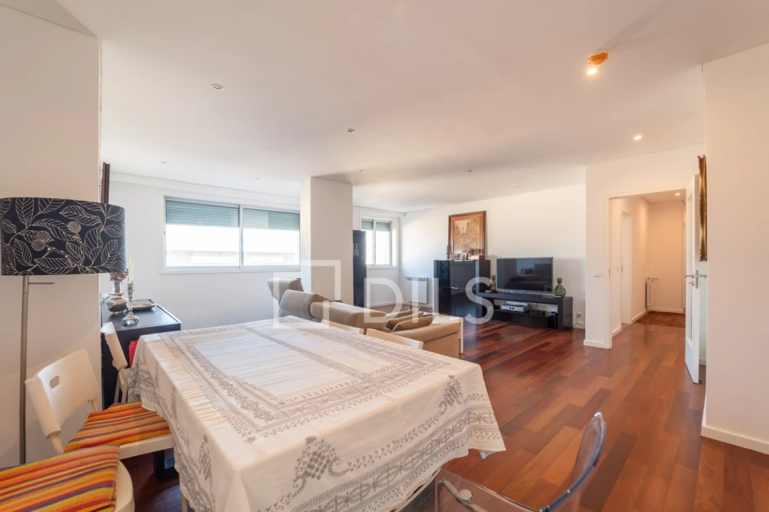 Apartamento T3 para Venda em Ramalde Foto 4