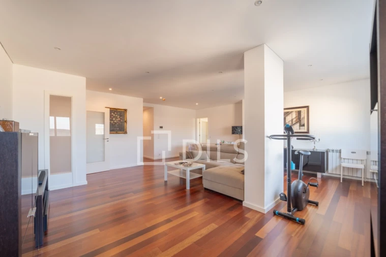 Apartamento T3 para Venda em Ramalde Foto 2