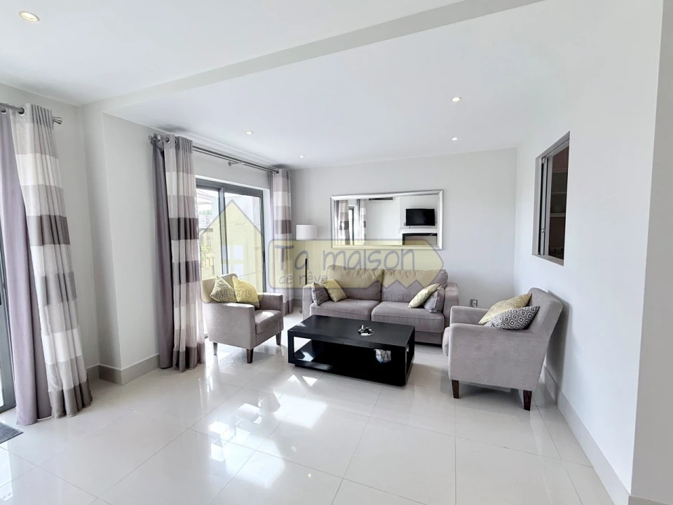 Apartamento T2 para Venda em Quarteira Foto 11