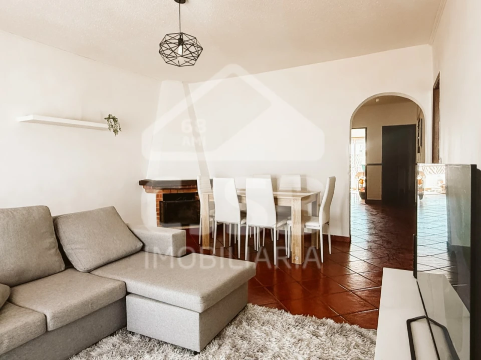 Apartamento T2 para Venda em Benavente Foto 2
