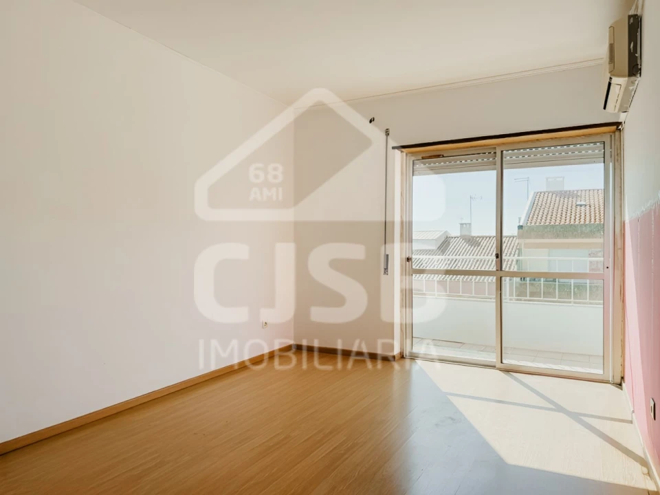 Apartamento T2 para Venda em Benavente Foto 12