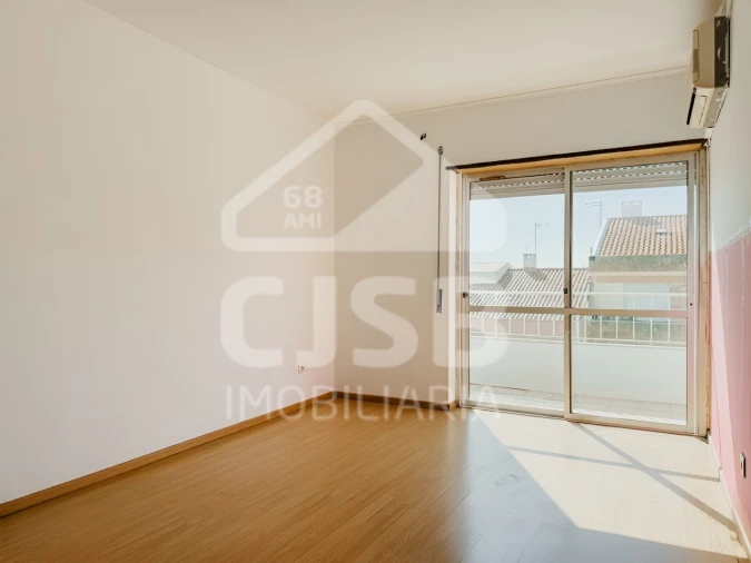Apartamento T2 para Venda em Benavente Foto 12