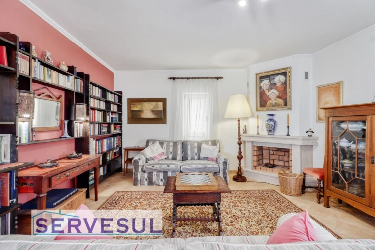 Moradia T4 para Venda em Estômbar e Parchal Foto 2